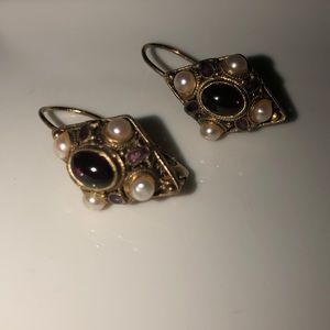 Vintage gold earrings with pearls